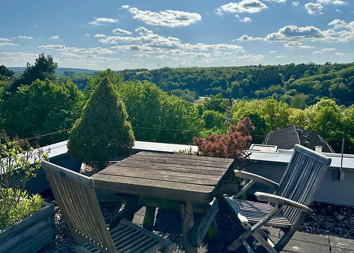 Panoramaapartment Mit Terrasse פולדה
